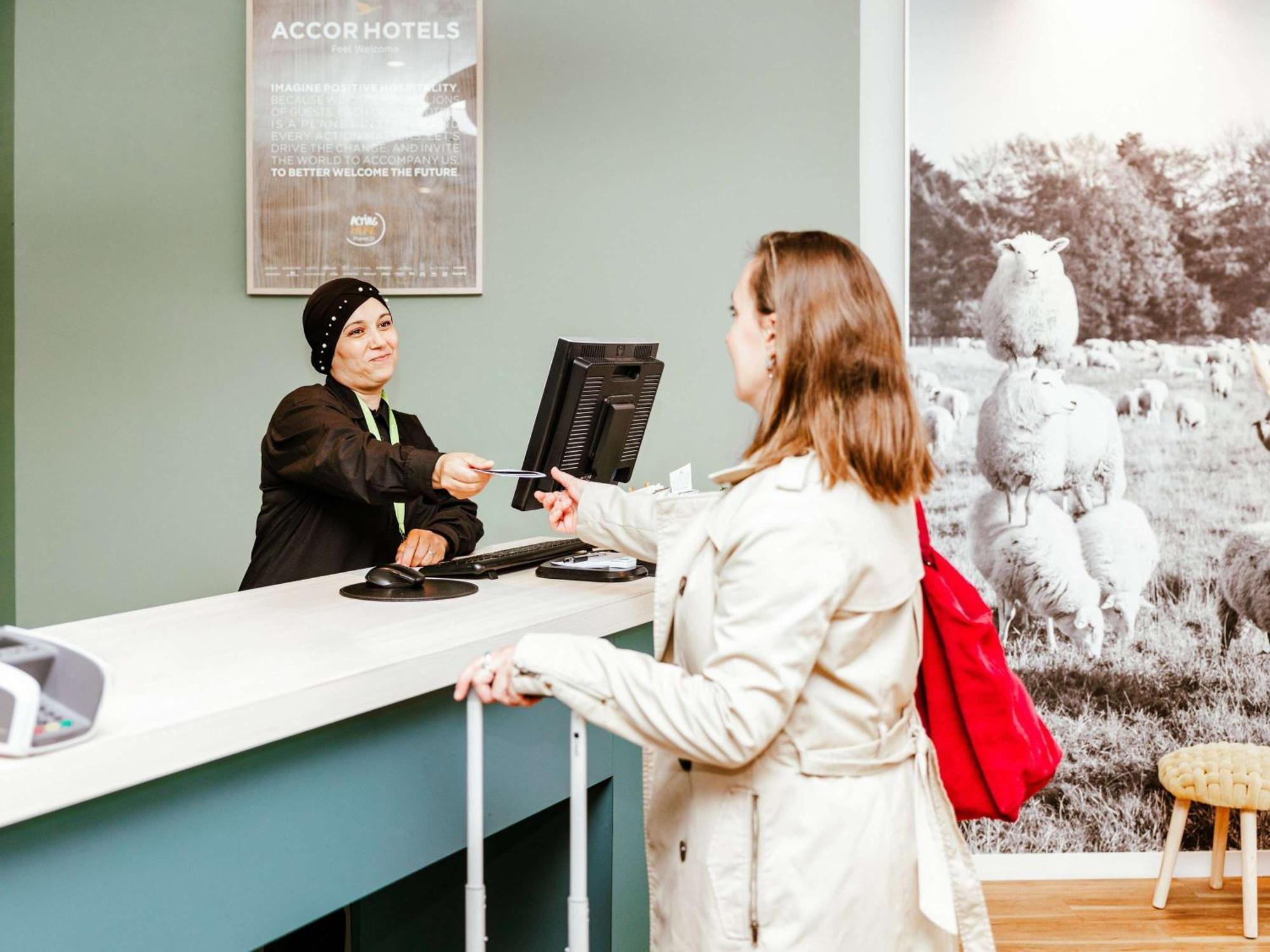 Hotel Ibis Styles Luxembourg Centre Gare Exterior foto